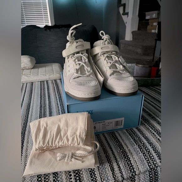 NWB/NWT: Adidas X Ivy Park Forum Mid Sneakers - Picture 4 of 12